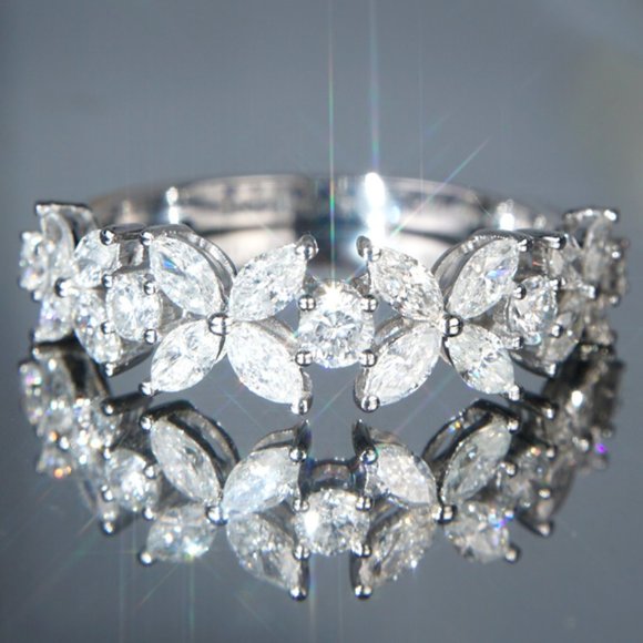 Jewelry - Beautiful Dainty Flower Crystal Clear Silver Plated Party Ring for Women, L450